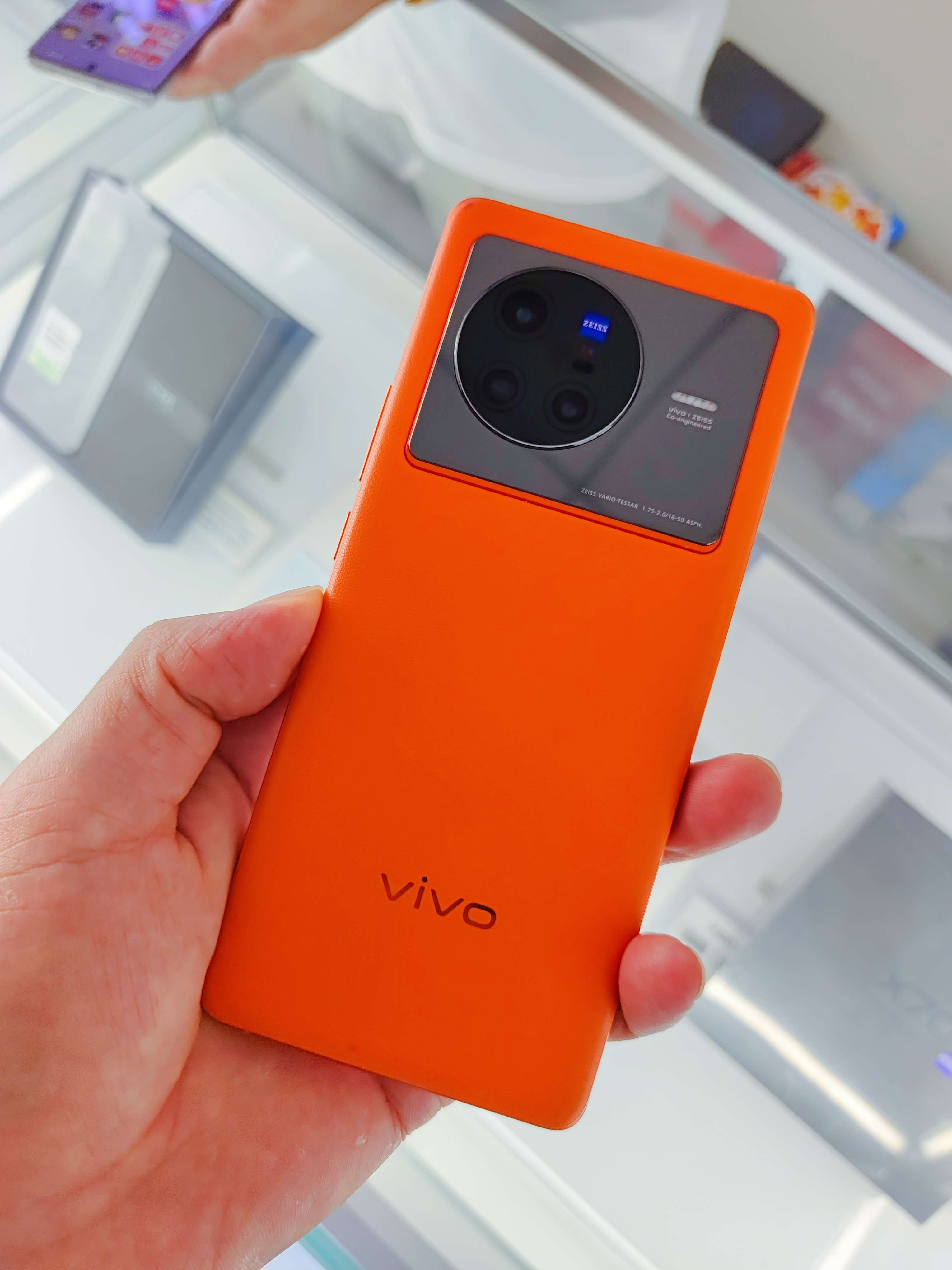 手机界大佬 的想法: vivo x80的[旅程]配色,太好看了 后壳采… - 知乎