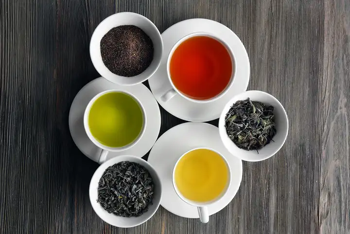 为什么英语“black tea”会被中国人翻译为“红茶”？