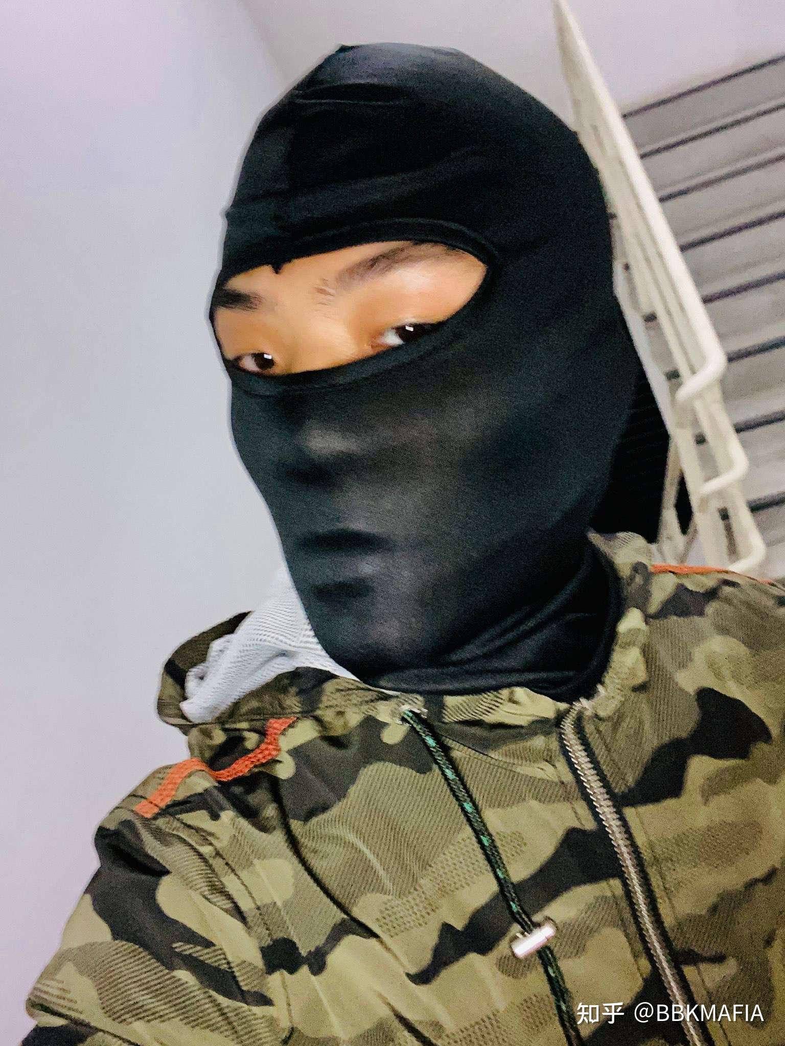 bbkmafia 的想法: 很多人问为什么要蒙面,因为戴上黑头套蒙… - 知乎