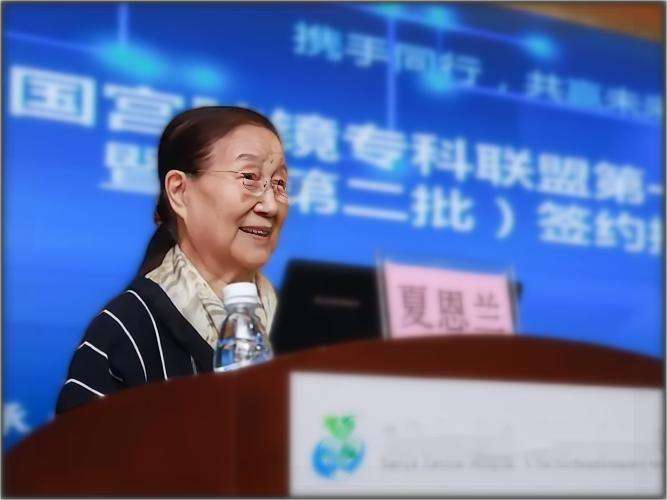 冯力民在北京天坛医院坐诊,是夏恩兰老师的第一个研究生,曾在很多国家