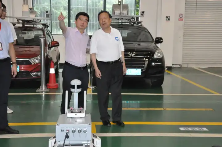 科学家走红毯！立得空间创始人兼首席科学家李德仁出席湖北省科技大会