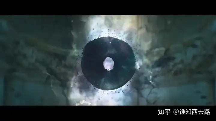 《瞬息全宇宙》是不是形式大过内容？情感内核是不是太老套了？(瞬息词语解释)