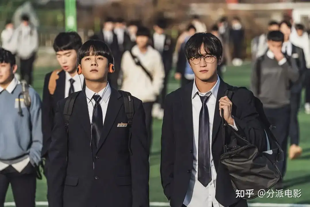 《ONE:高中英雄们》热血、动作、拳拳到肉,比《弱小英雄》好看