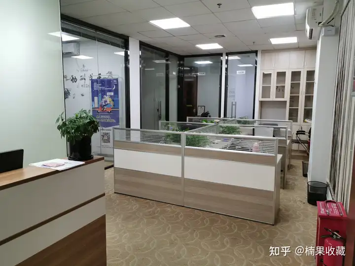 不管是创业还是做事,一定要学会看经济和政治