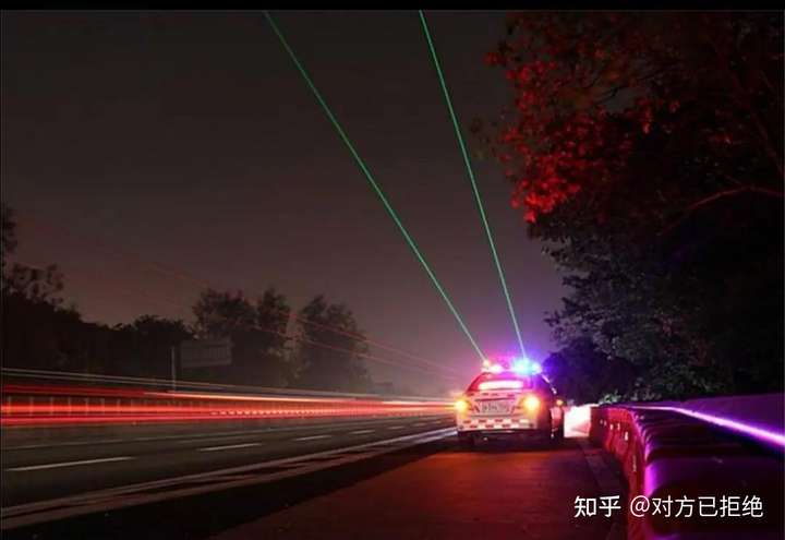 高速路上的绿色激光灯有什么用 高速上绿色激光灯是干嘛用的详情介绍