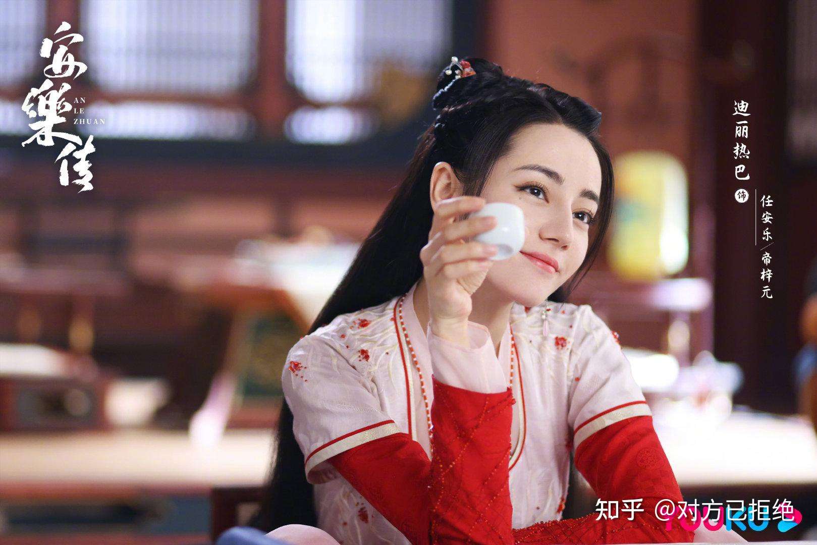 1,《古剑奇谭》芙蕖2014年《古剑奇谭》播出,迪丽热巴在其中饰演天墉