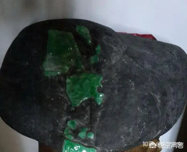 你不知道的翡翠原石秘密 如何辨别翡翠原石？