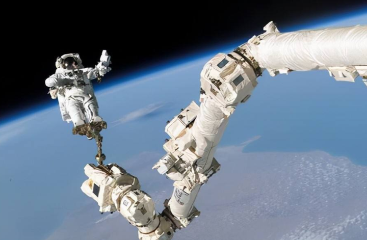 空间站离地球有多少公里？400公里的高度看地球