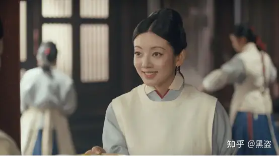 如何看待《尚食》中殷紫萍体现的职场女性力量？(尚食为什么换女主角)
