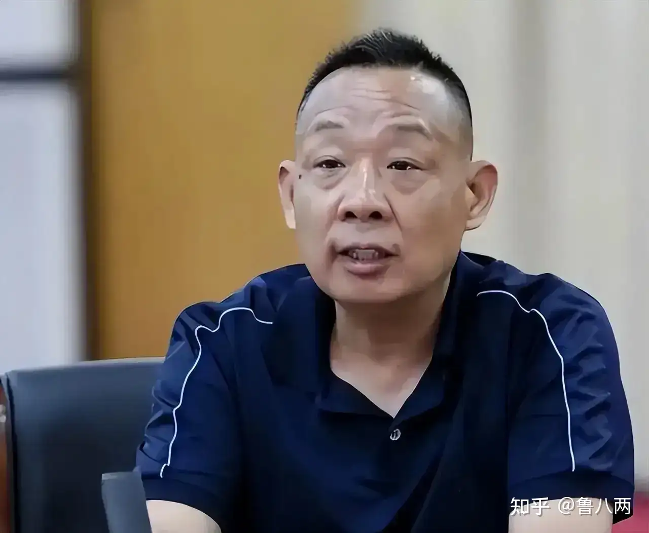 于东来发文称胖东来禁止员工相互借钱，称借钱是不成熟行为，你怎么看？