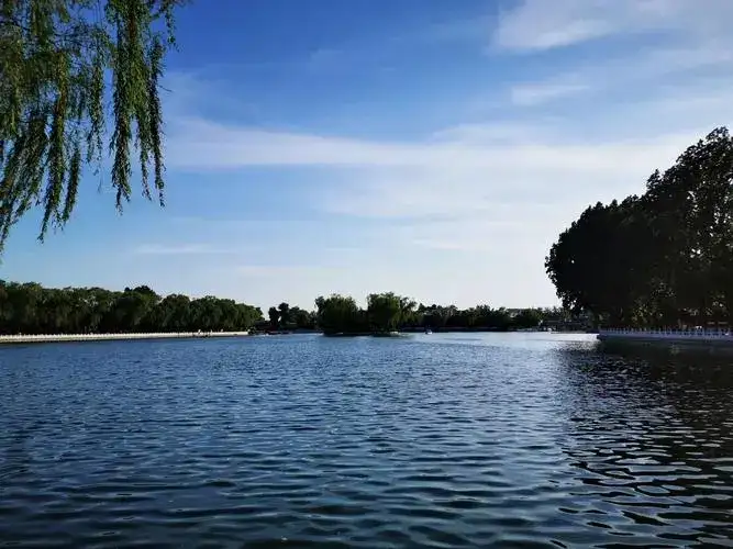 什刹海有哪些不容错过的美景？ - 天风海雨踏莎行的回答- 知乎