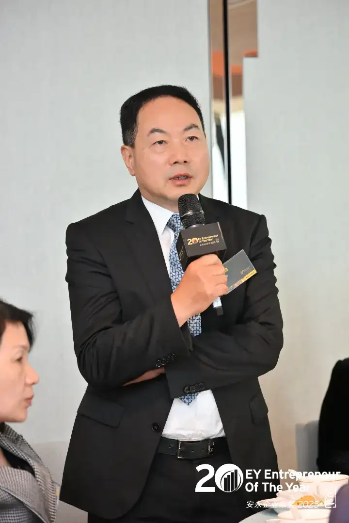问鼎商界 “奥斯卡”！先导集团董事长王燕清荣膺 “2025安永企业家奖 ”-中华新闻