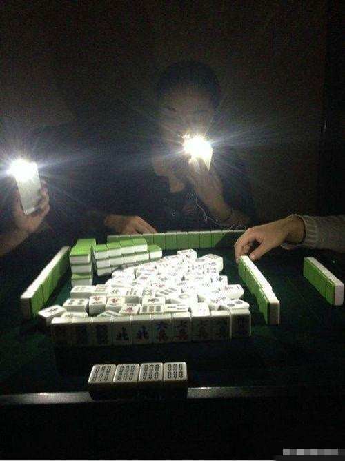 有哪些帅得掉渣的打牌场景照片? - 知乎