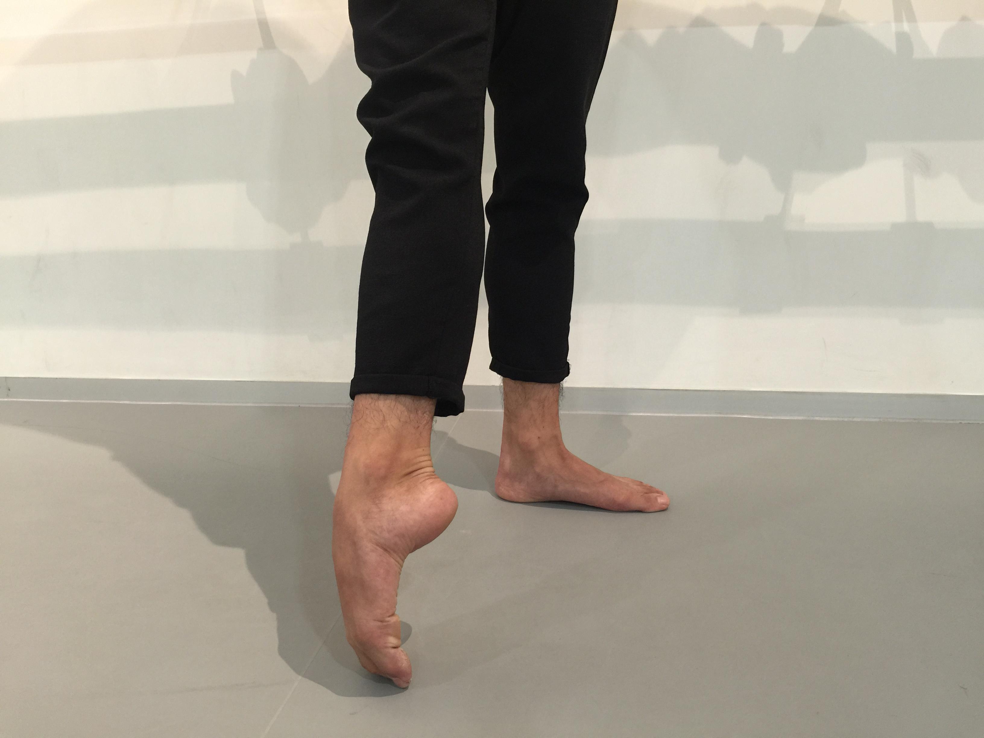 芭蕾压脚背的方法和危害都有什么