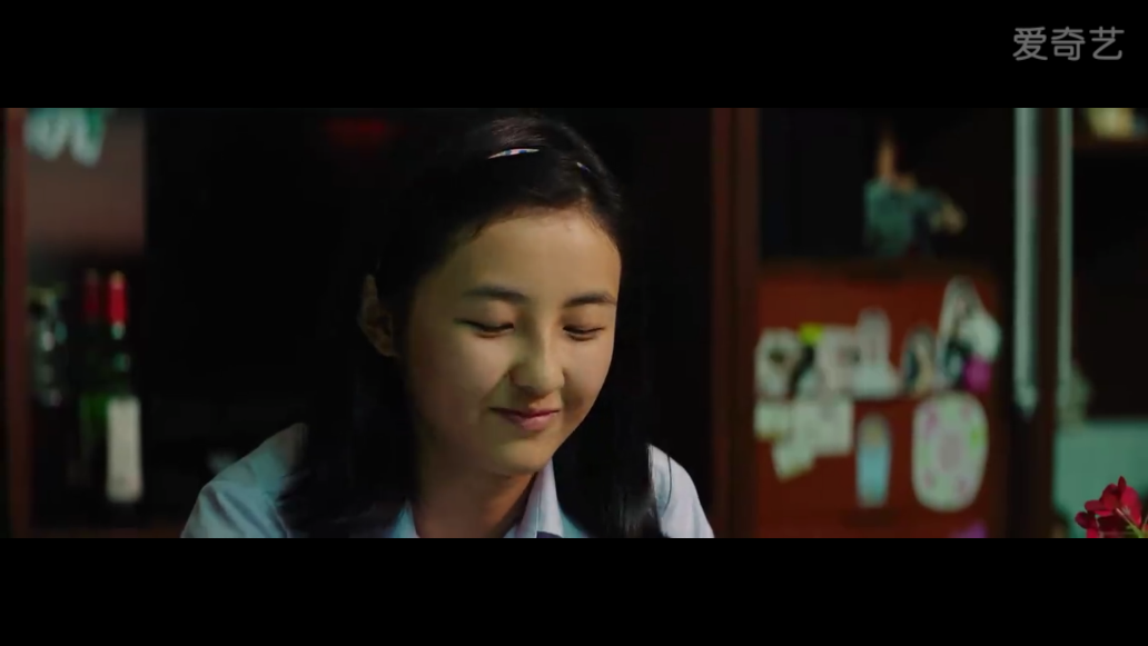《唐人街探案》结尾小女孩面前的折纸是什么意思?