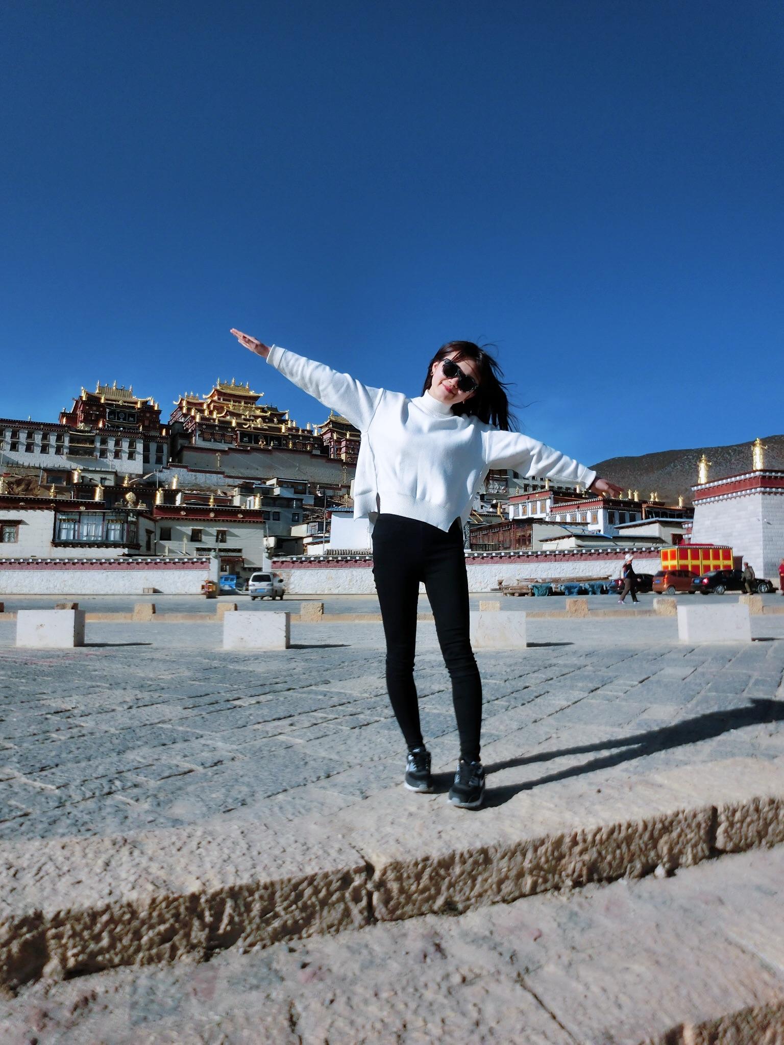 一个人旅行应该怎样自拍