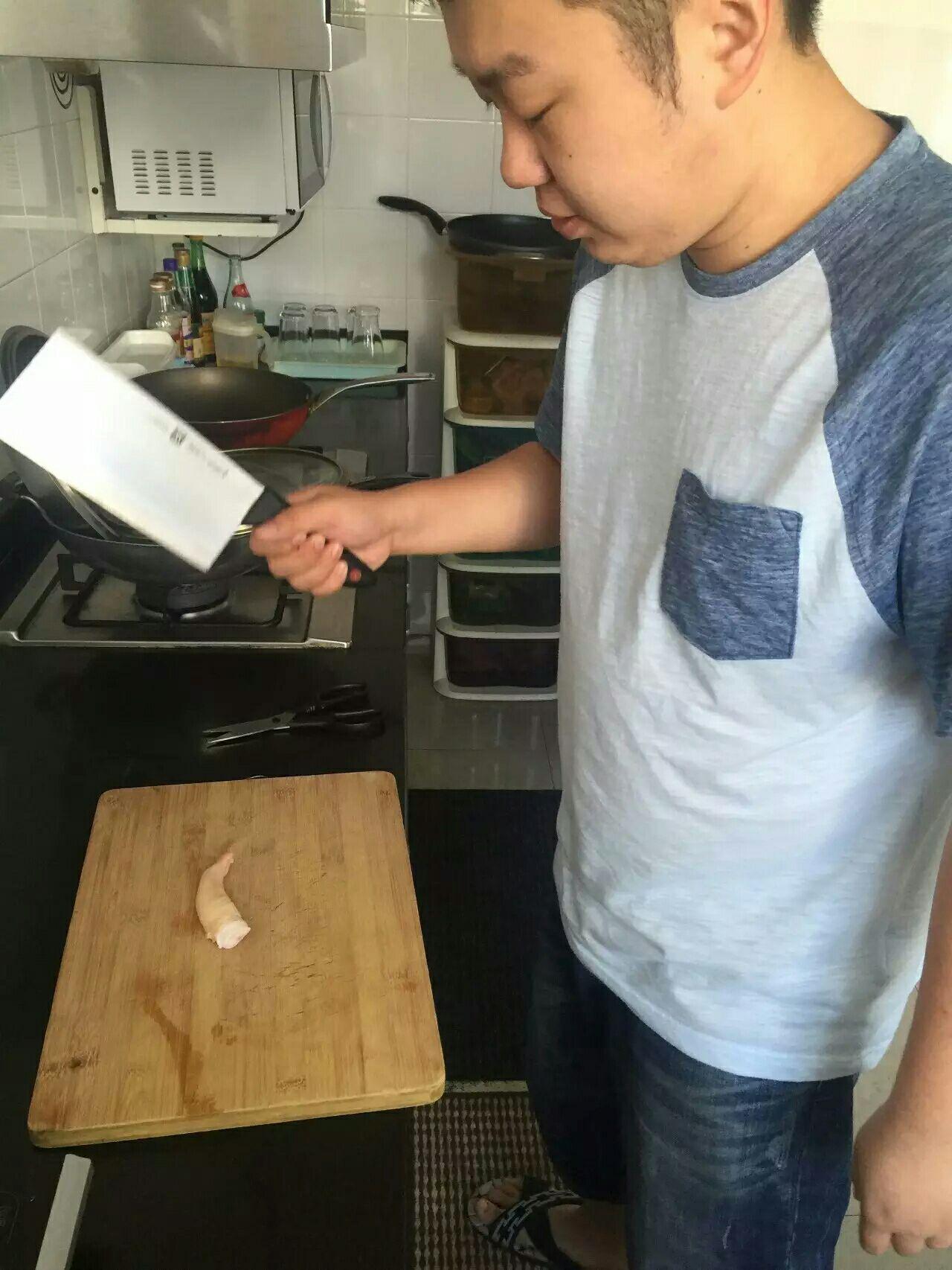 如何评价笔记本吧吧主猪王剁屌的事件? - 知乎