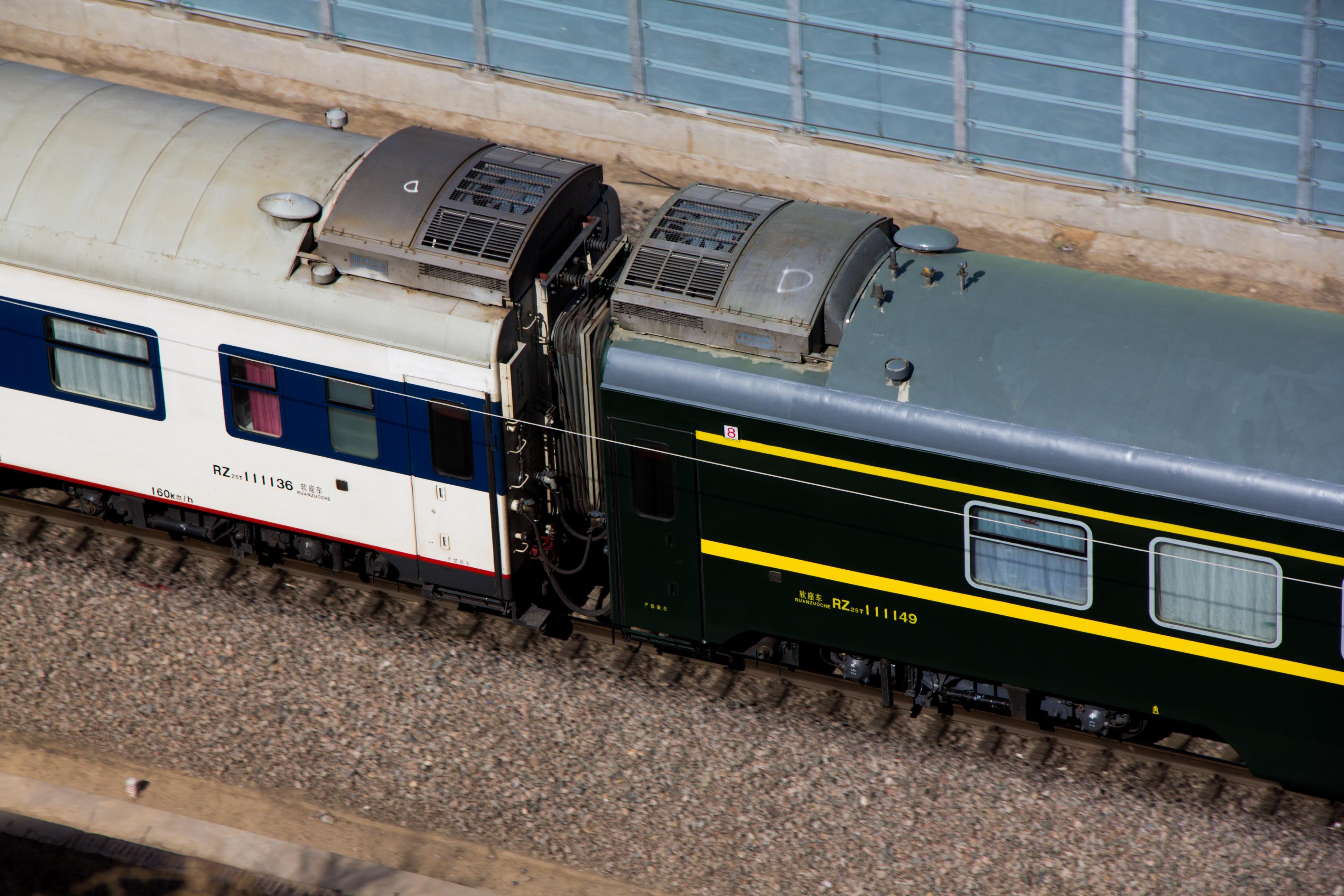 为什么有些火车会有一节绿皮车厢