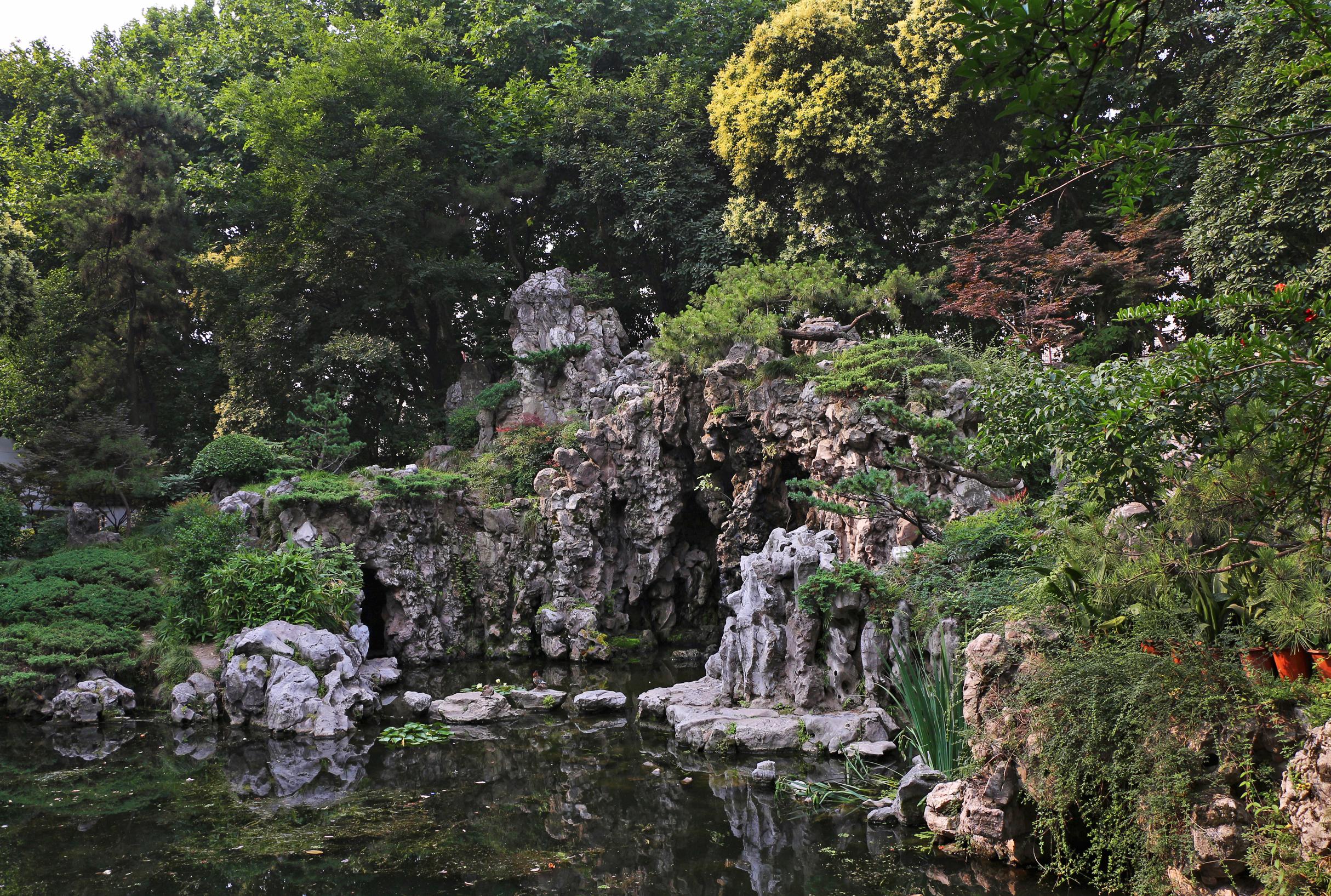 江南古典园林有哪些成功的湖石假山作品? 