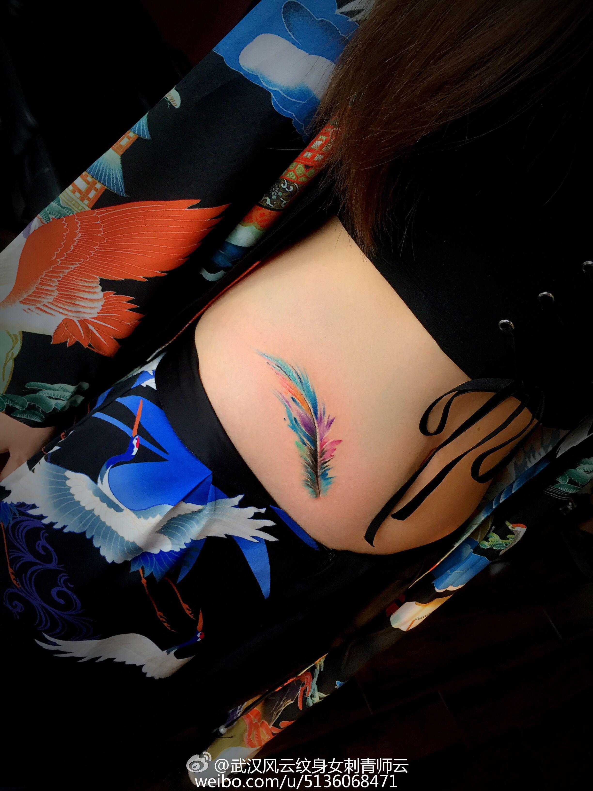 最近考虑纹身,遮住小时候阑尾炎手术的小疤痕