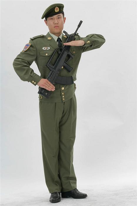 中国人民解放军海军的两种水手服有哪些区别