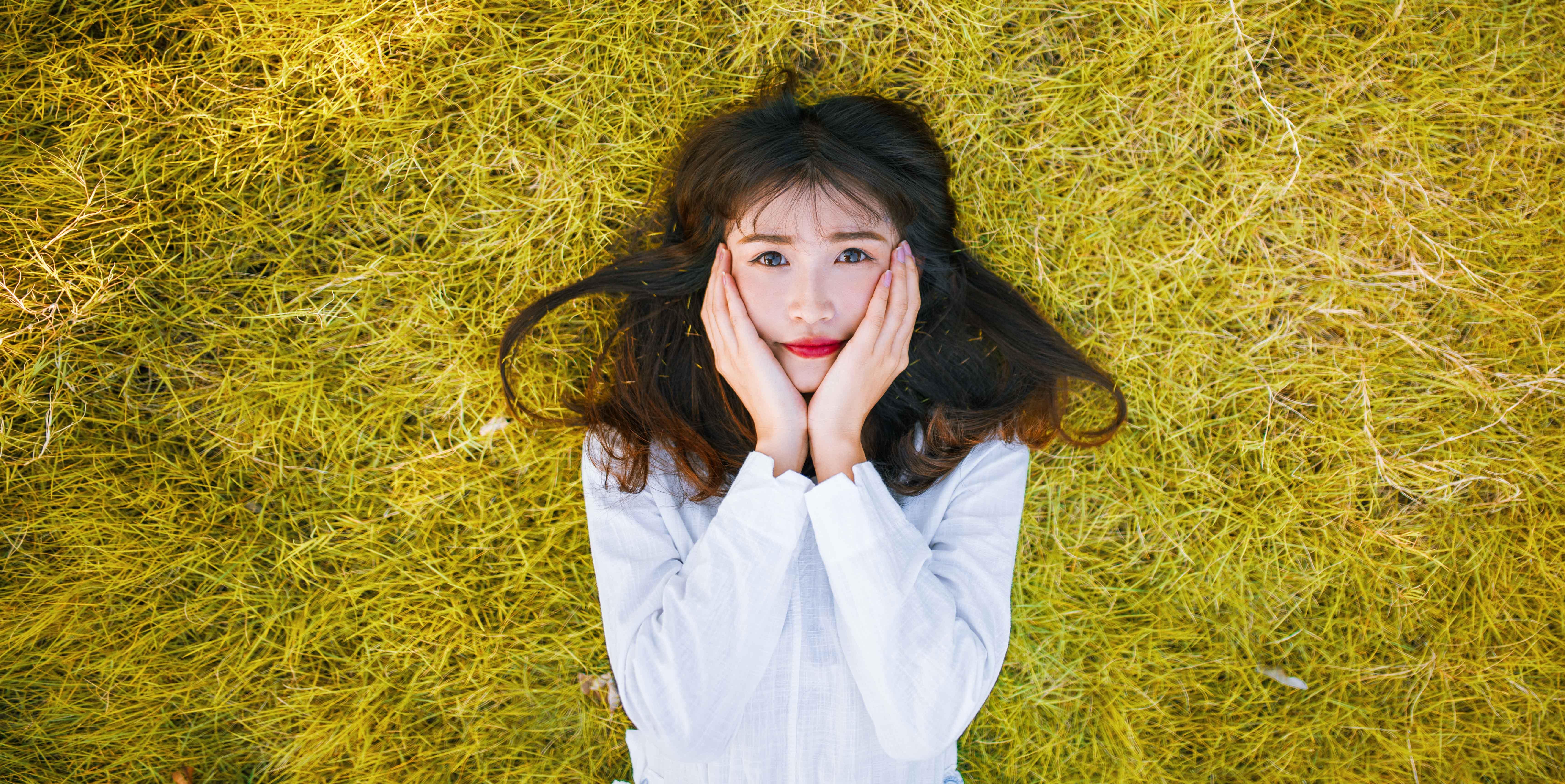 如何给身材或长相一般的女生拍写真?