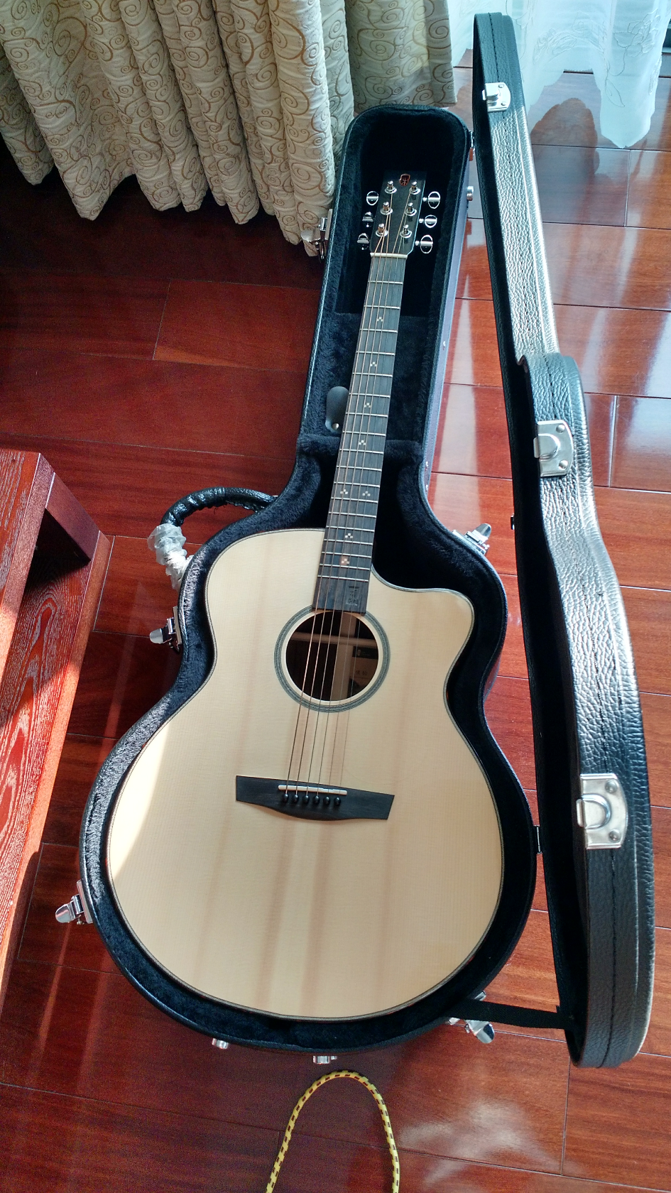 如何评价李吉他leeguitars的音色用料做工