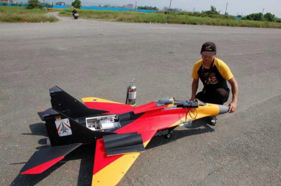 请问有什么成年人玩的遥控飞机