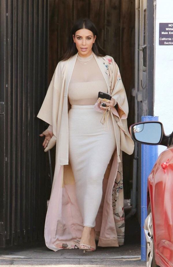 梨形身材的女明星有谁? - 知乎