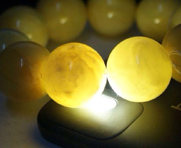 什么是塑料蜜蜡,高仿二代蜜蜡手串特征是什么? (附图)