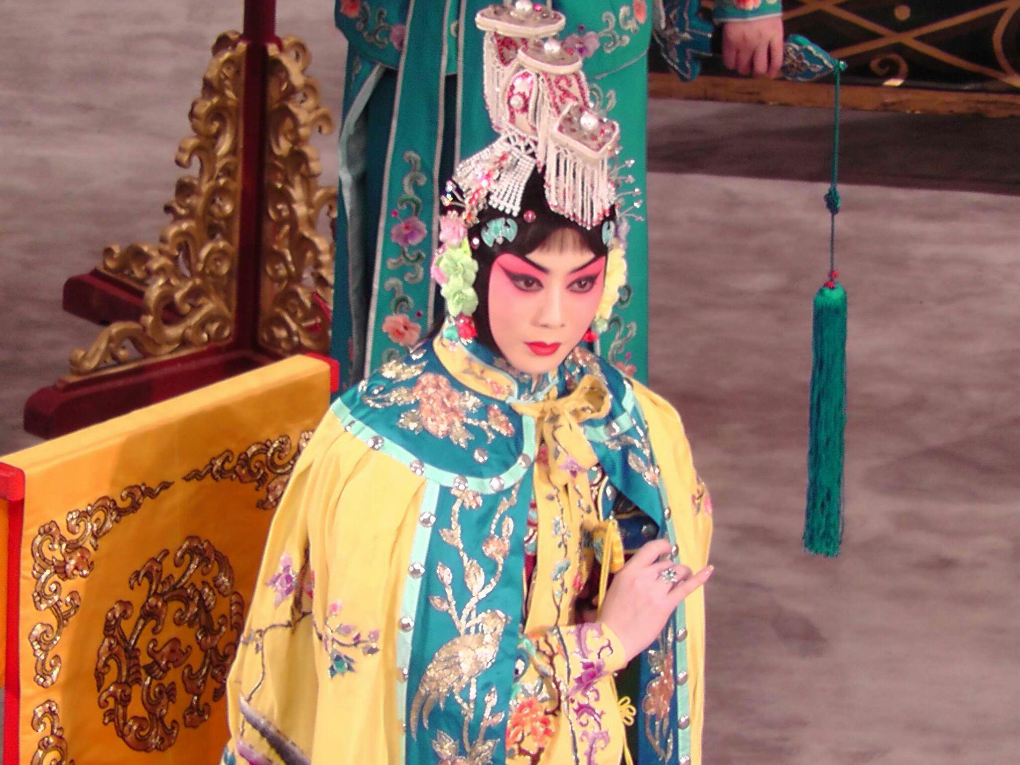 如何评价张艺兴在《老九门》"二月红"的戏装扮相?