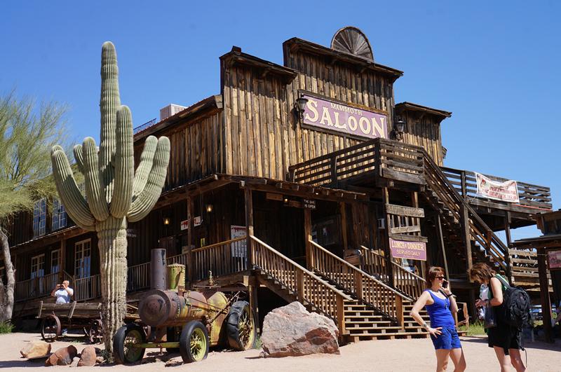 美国西部片里面的那些小镇是消失了还是变成现代城市了