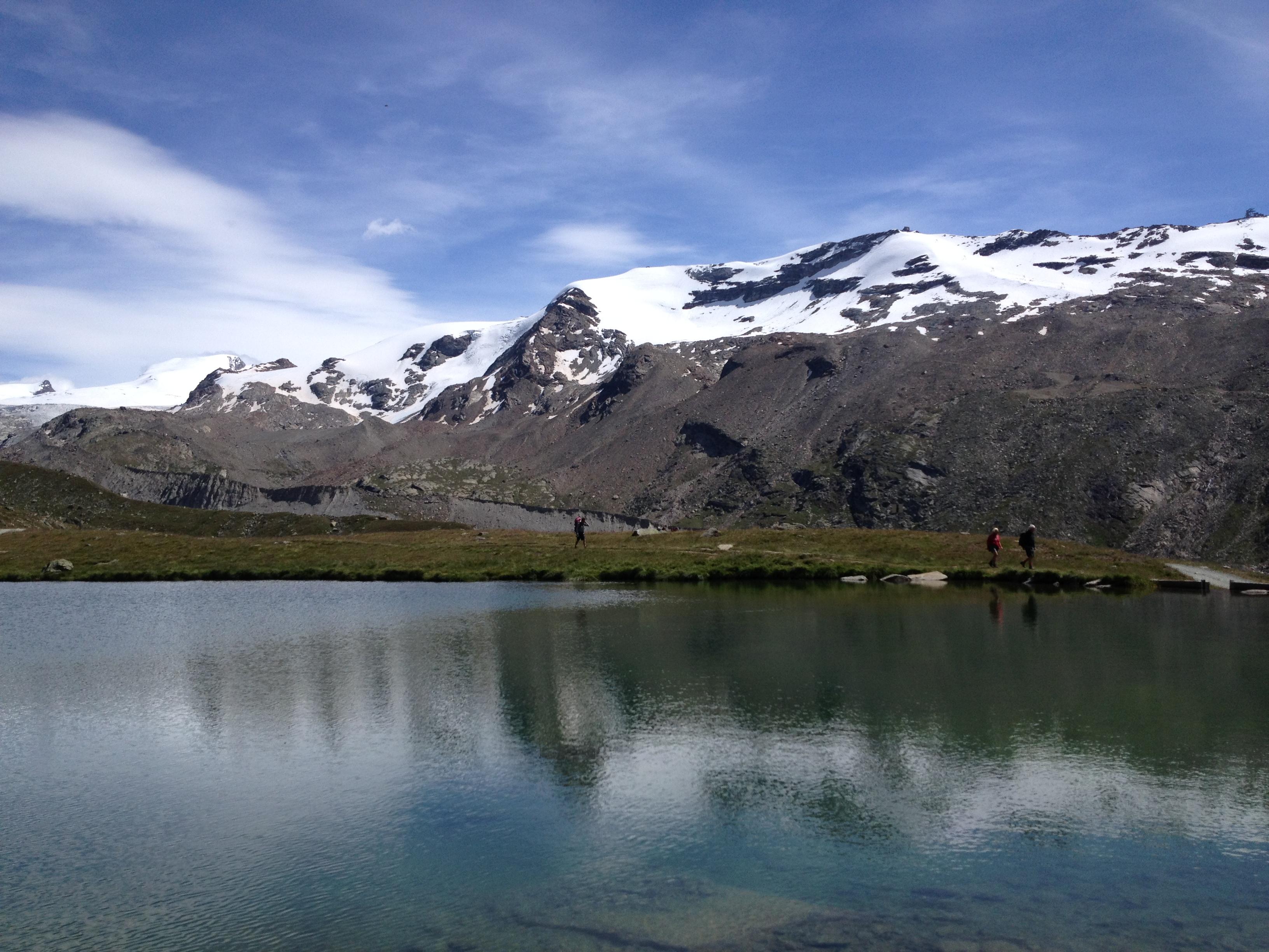 有哪些绝美的山顶湖泊及成因?