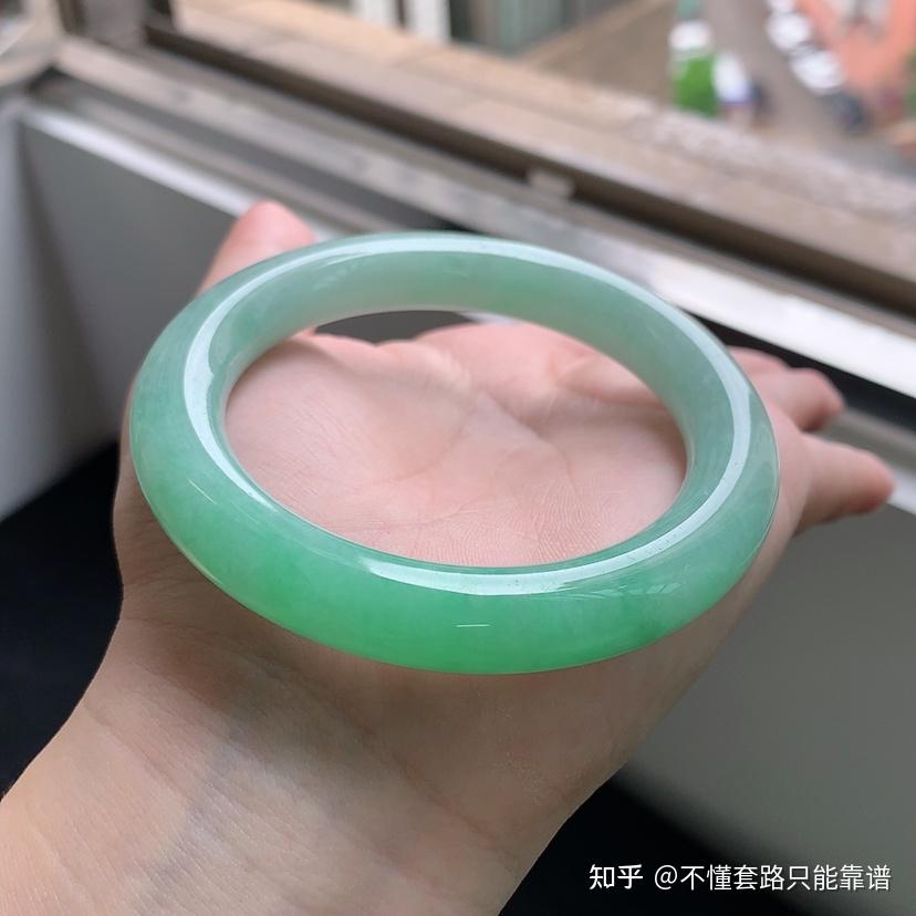关于香港买翡翠比内地便宜吗知乎的信息 第1张