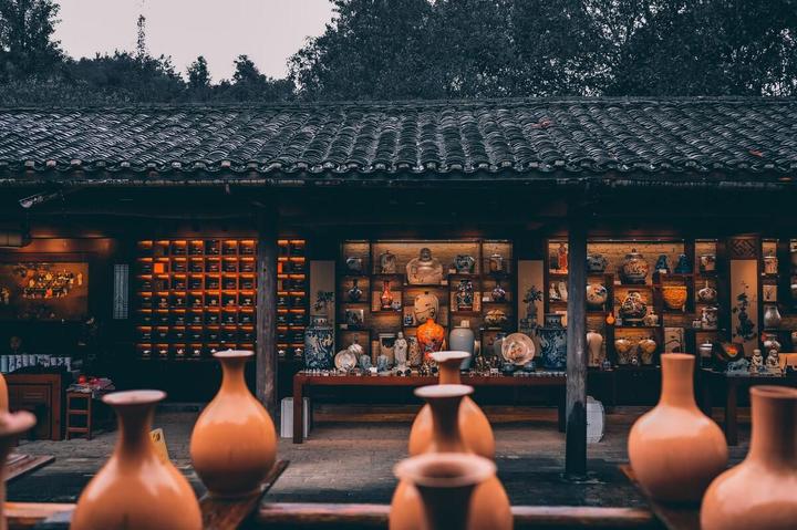悦乐程带你走进景德镇,看大街小巷的瓷器艺术 - 知乎