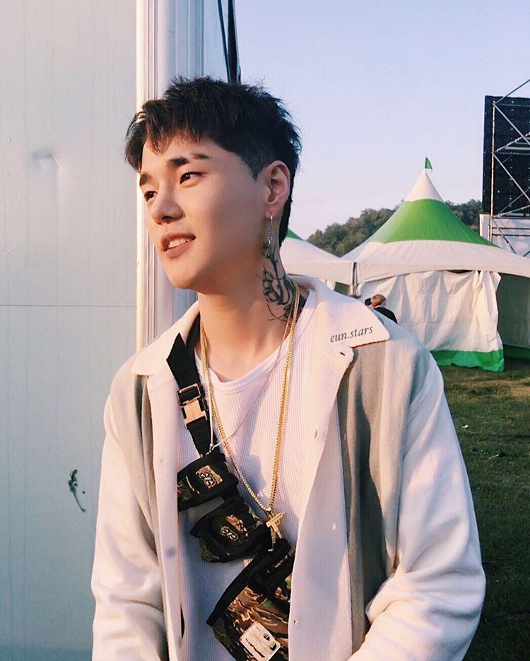 怎样评价韩国r&b歌手dean权革?