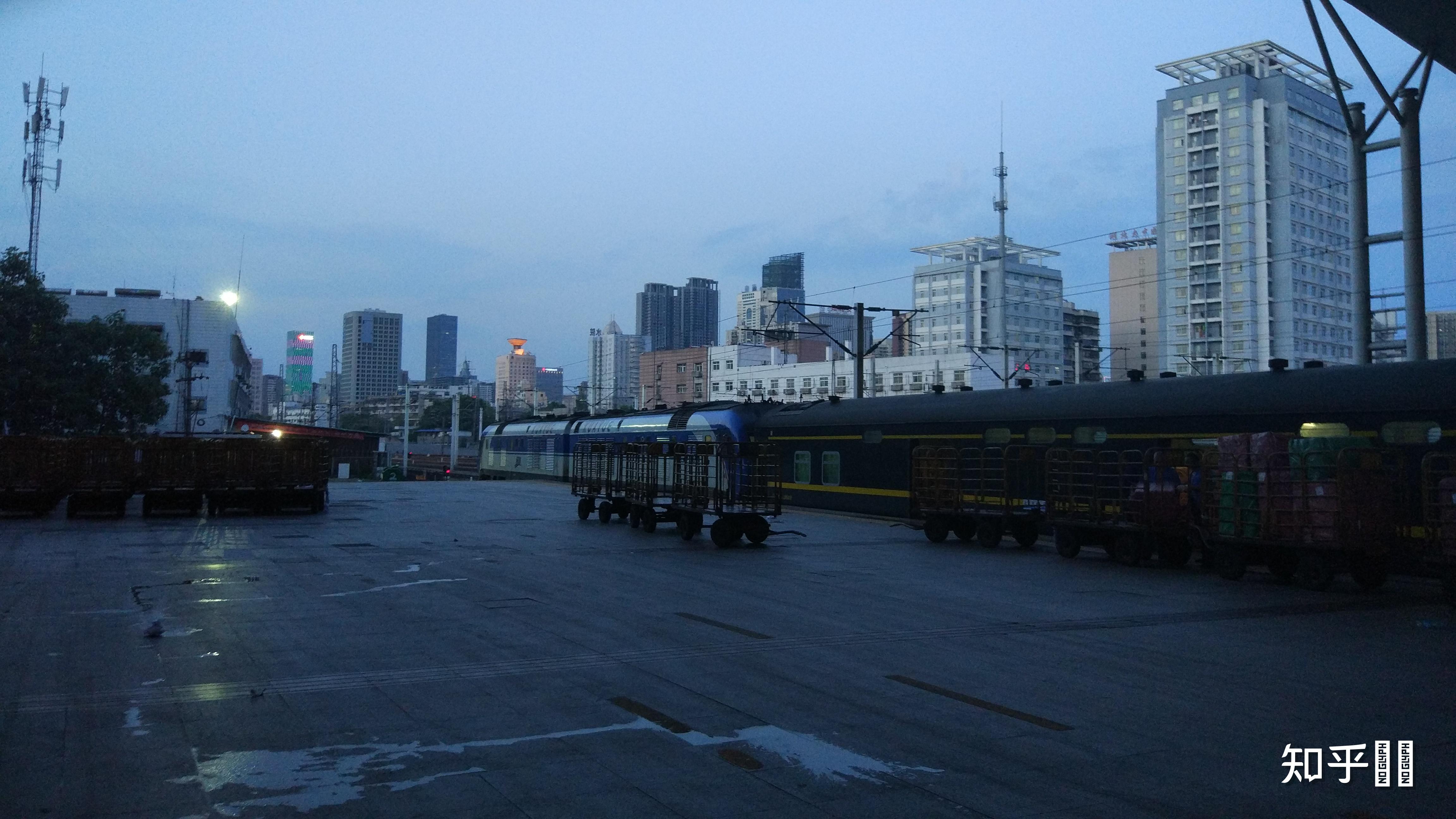 中国火车软卧是什么样子的