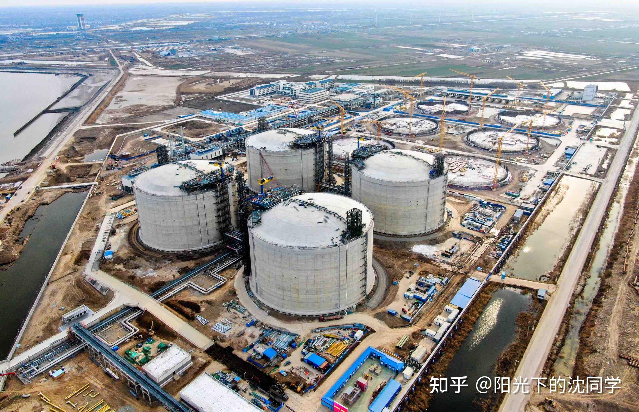 中国与卡塔尔再签重磅天然气协议,卡塔尔每年输送四百万吨天然气,中