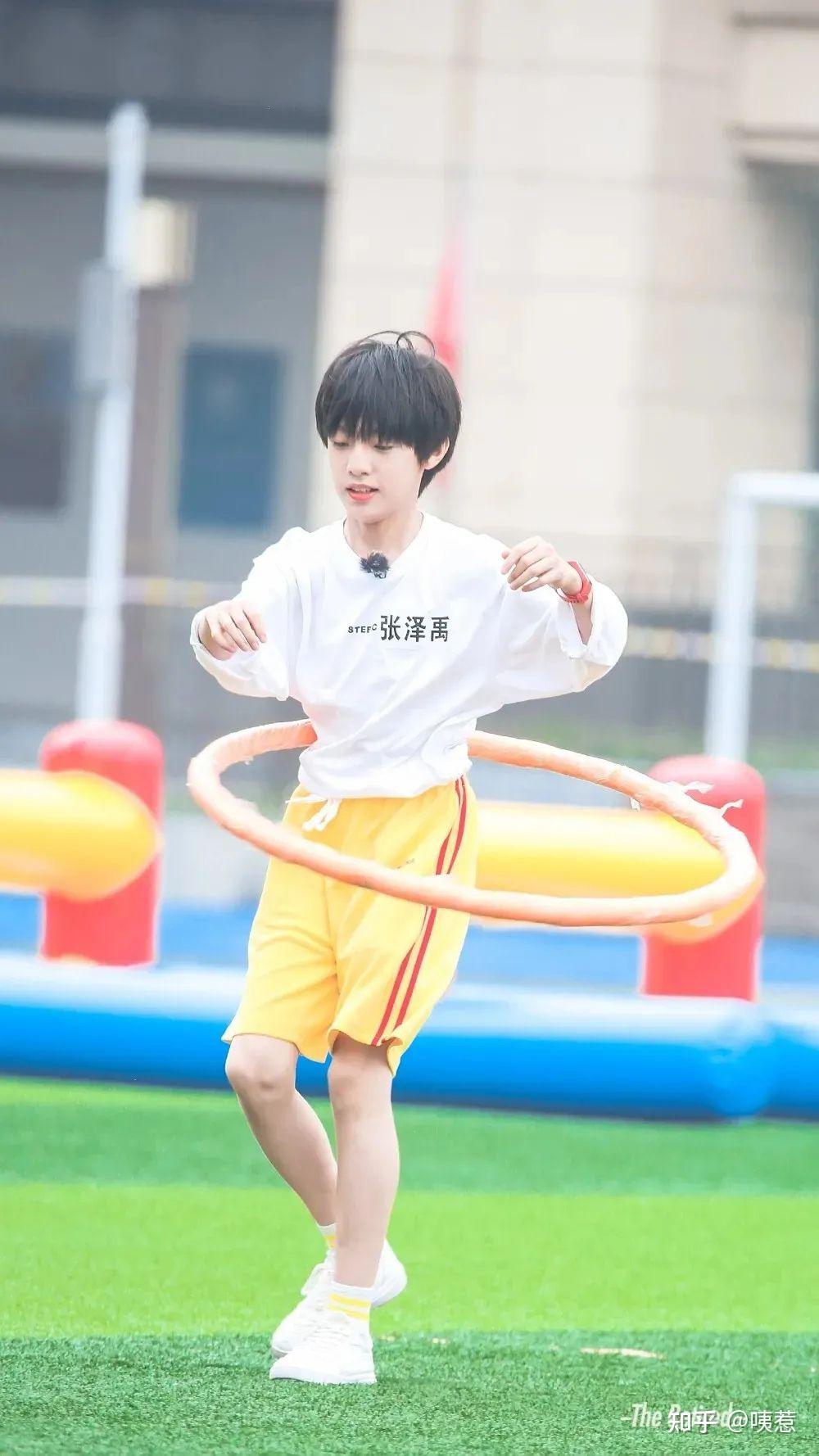 可不可以介绍一下时代峰峻三代张泽禹