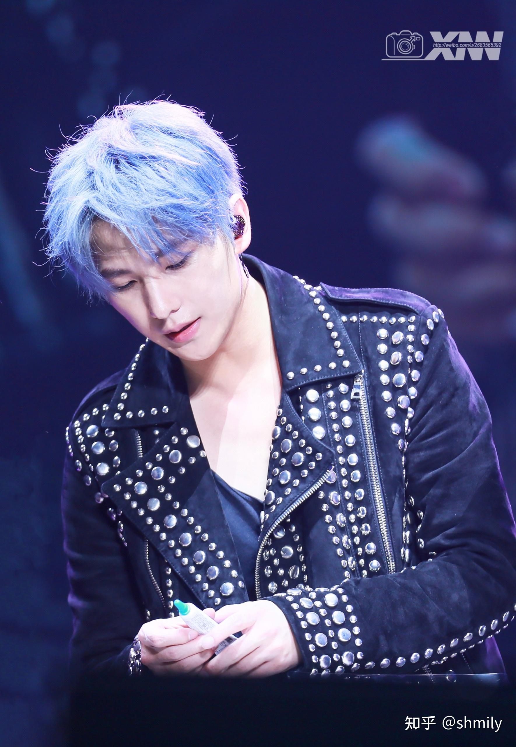 追星女孩们有男星蓝发造型的照片吗