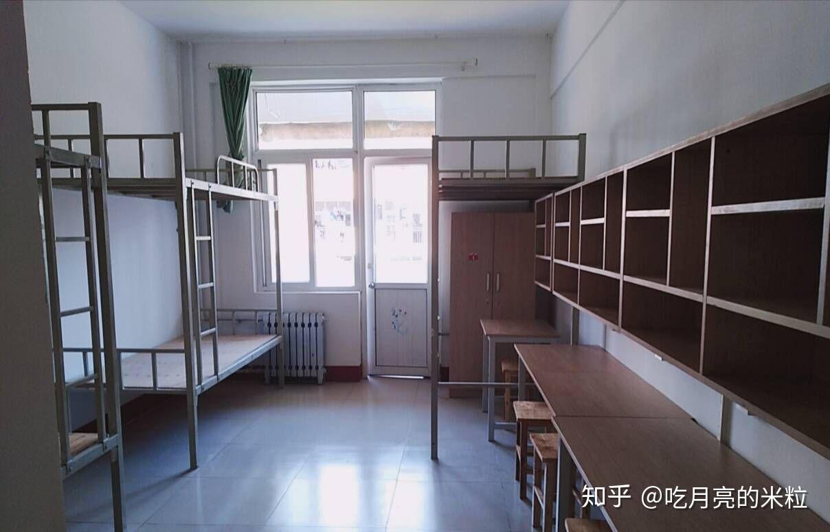 曲阜师范大学的宿舍真的有那么破吗可以的话能发图片吗