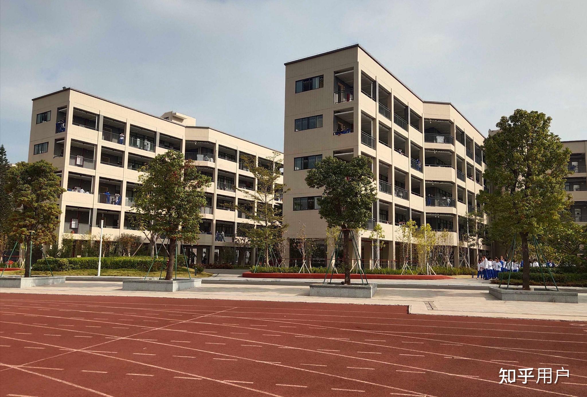 你们如何看待东莞中学南城学校,老师的待遇如何呢?