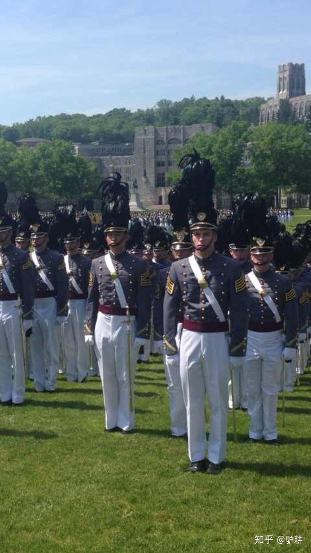 美国军校生毕业是怎么分配的