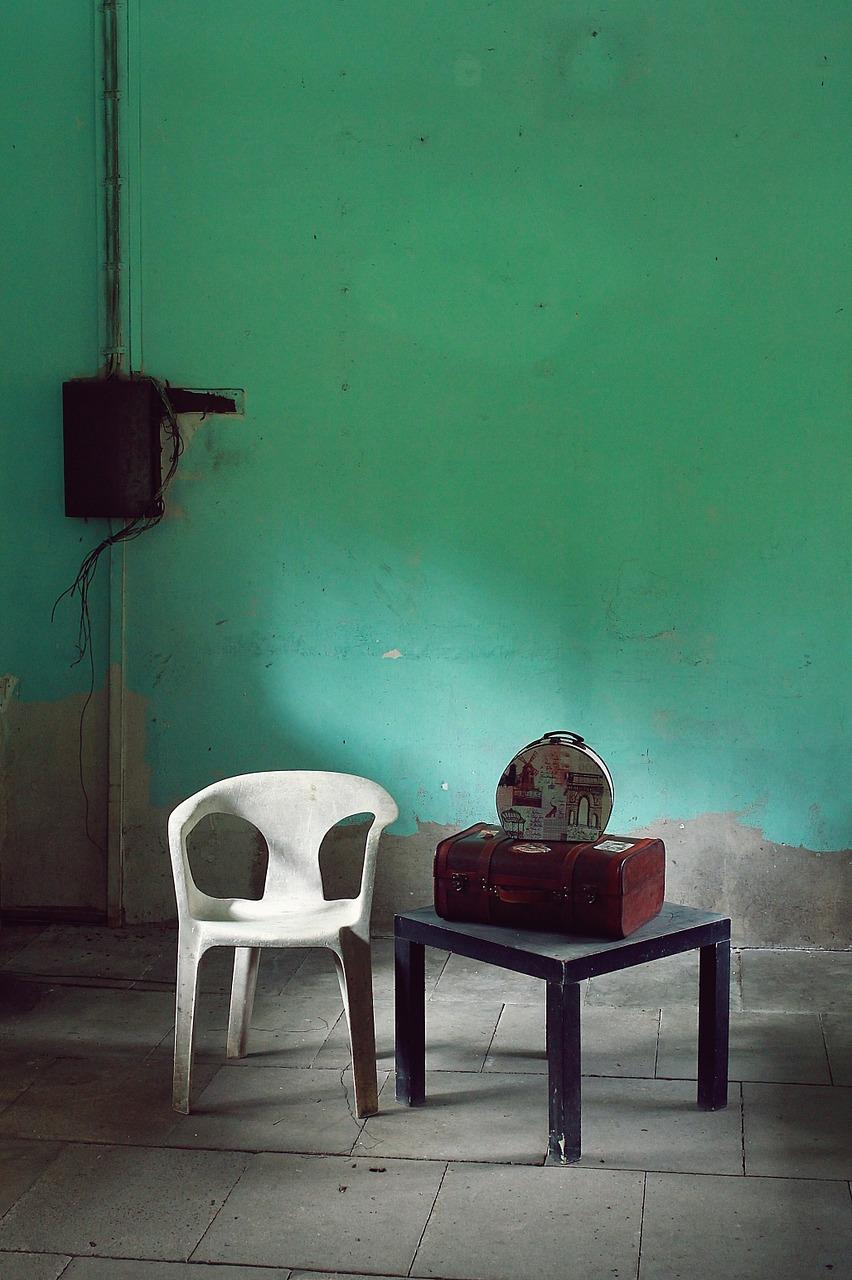 2. 经济型桌椅报价