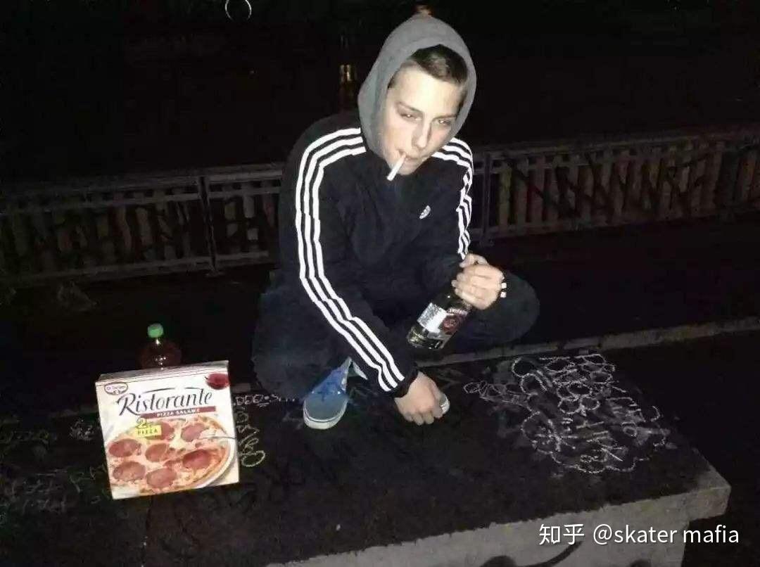 怎么把阿迪达斯穿出毛子的感觉