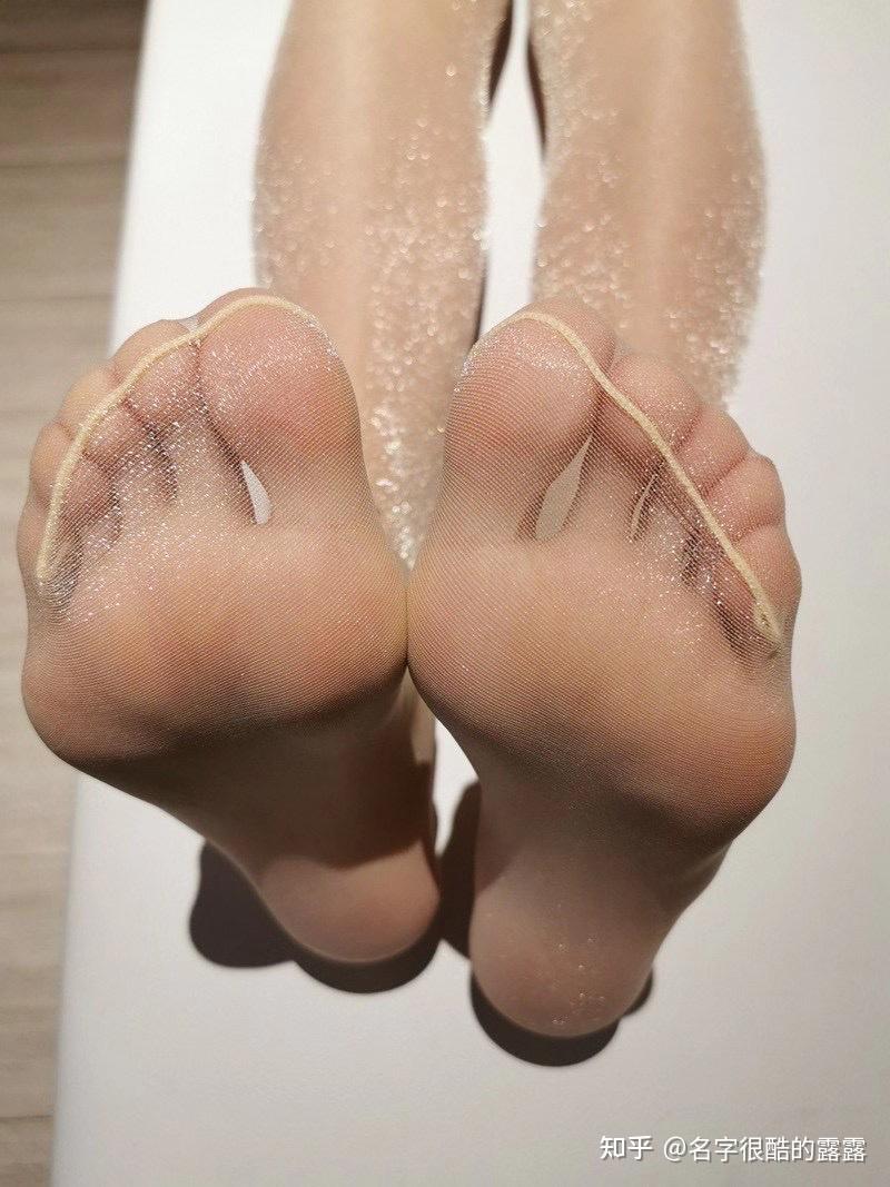 女生的脚底好看吗