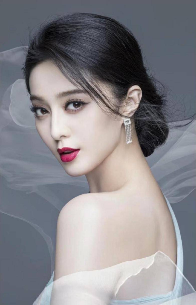 说实话,你们真的觉得刘亦菲漂亮么?