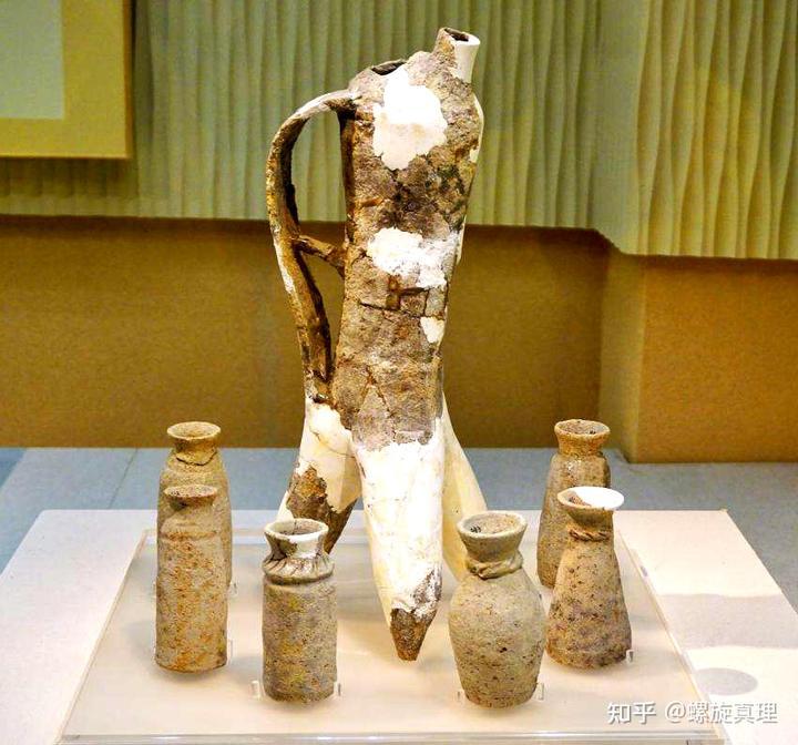 古代的杯子为什么都没有把儿？ - 知乎
