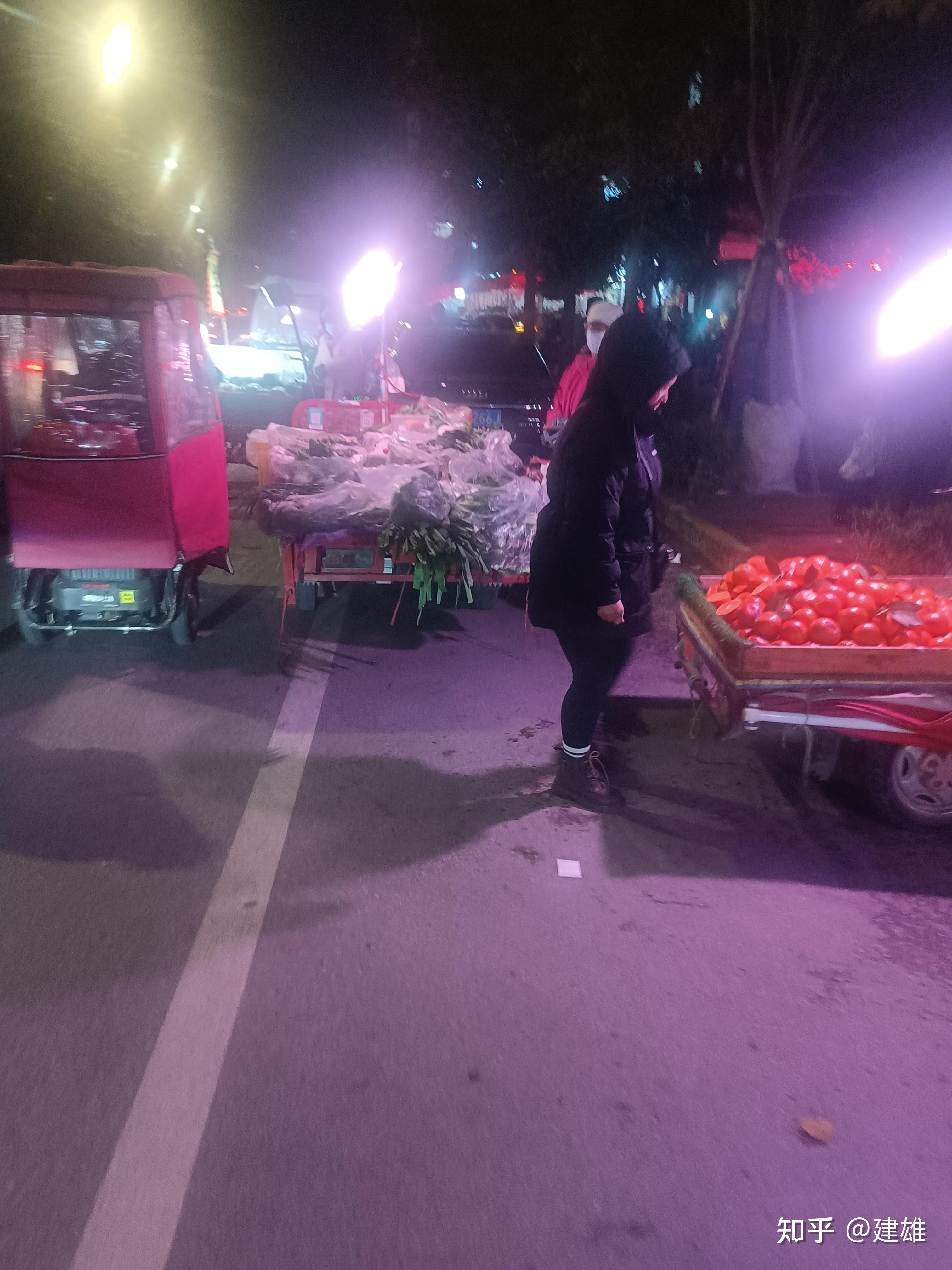 摆地摊赚钱吗知乎(摆地摊赚钱吗,卖什么比较好)