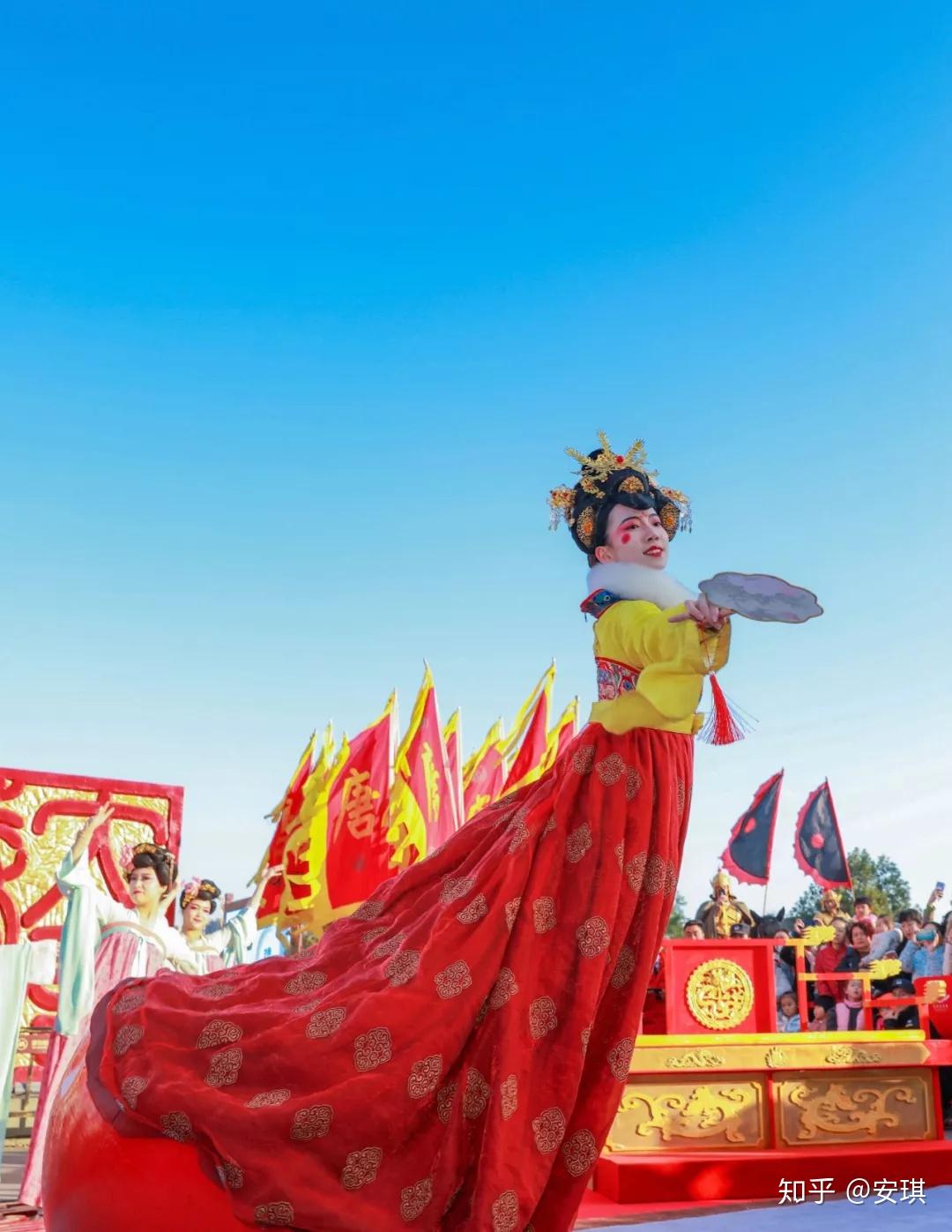 如何看待西安大唐不夜城不倒翁小姐姐
